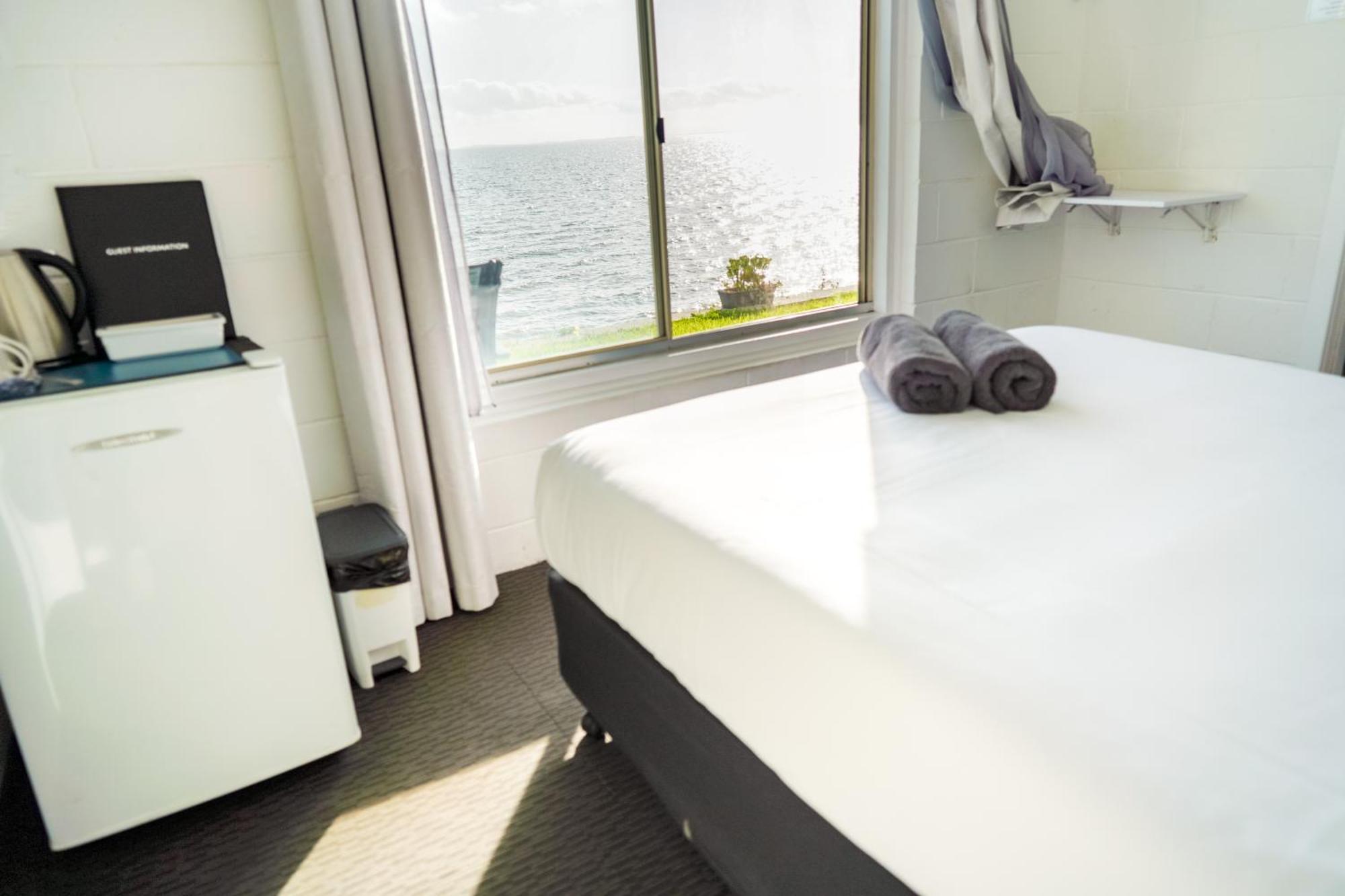 Meningie Waterfront Motel Экстерьер фото